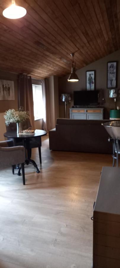 Le Relais De Chassepierre Hotell Exteriör bild