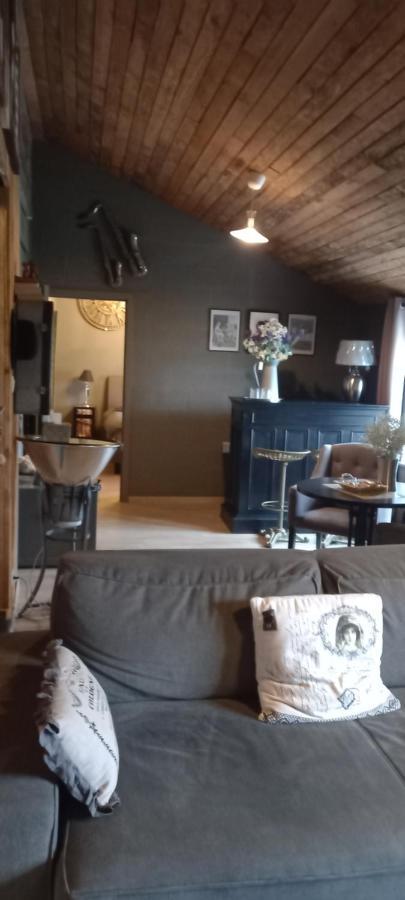 Le Relais De Chassepierre Hotell Exteriör bild
