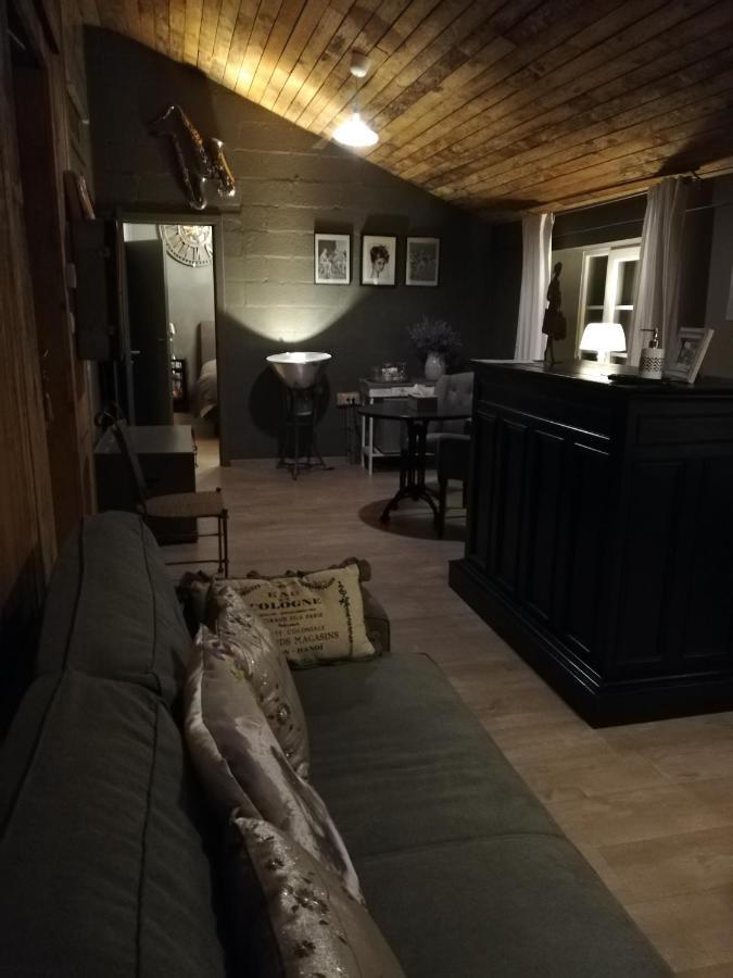 Le Relais De Chassepierre Hotell Exteriör bild