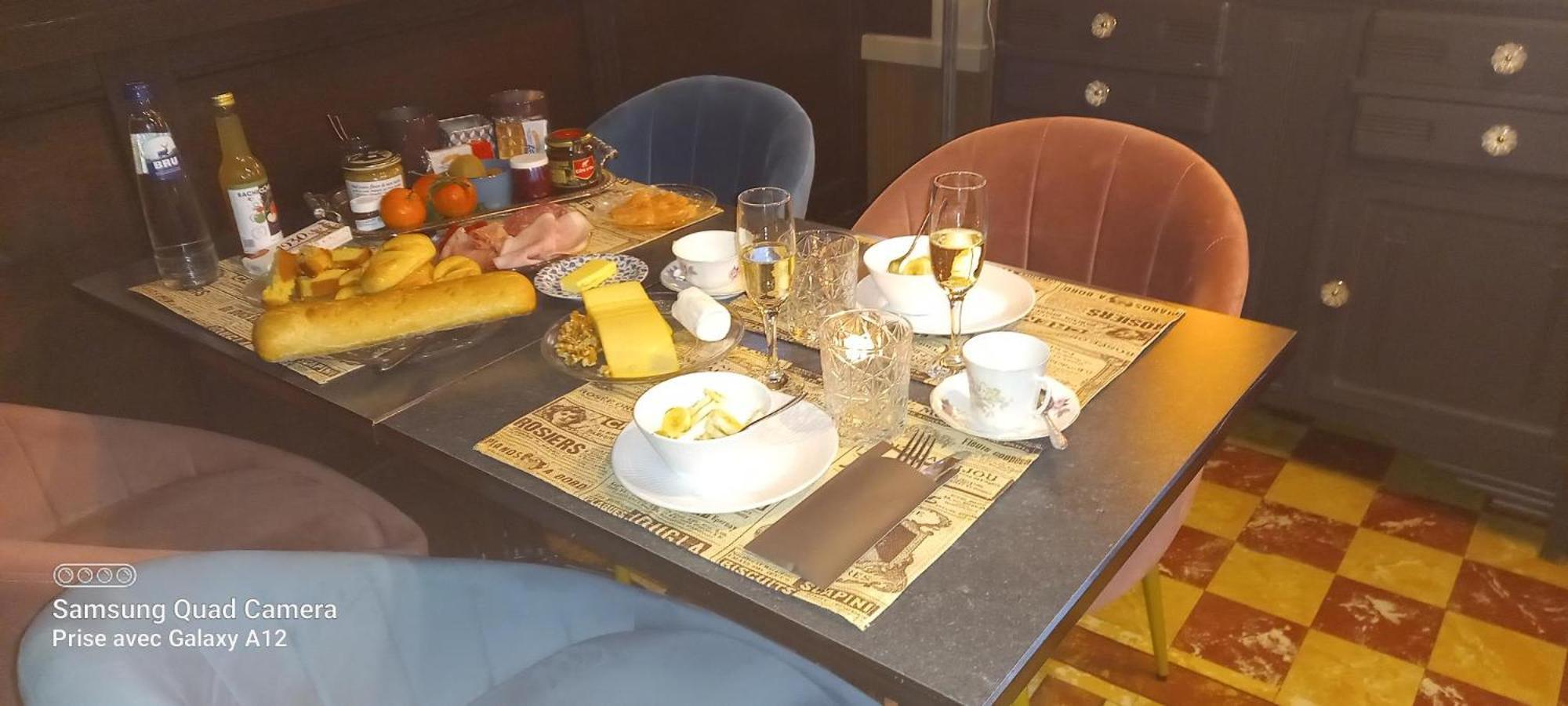 Le Relais De Chassepierre Hotell Exteriör bild