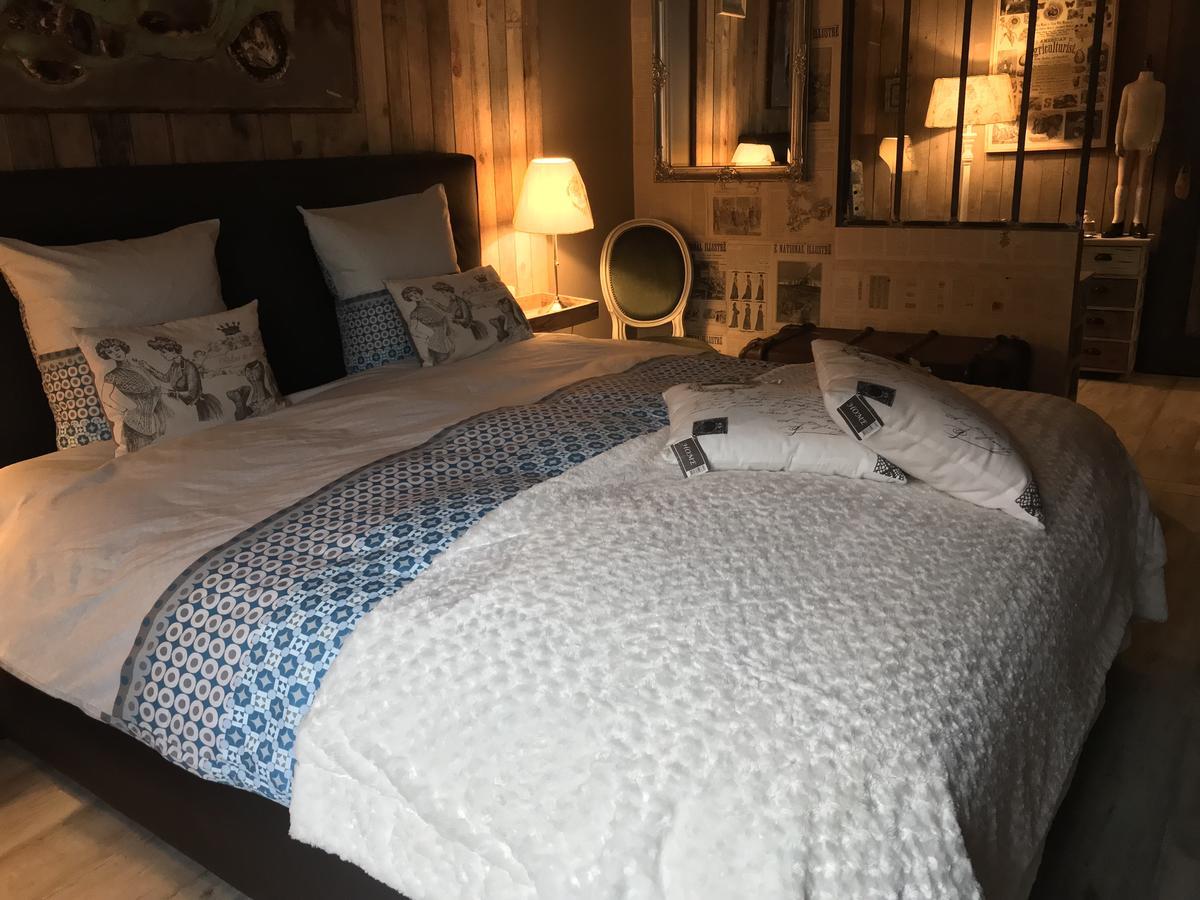 Le Relais De Chassepierre Hotell Exteriör bild