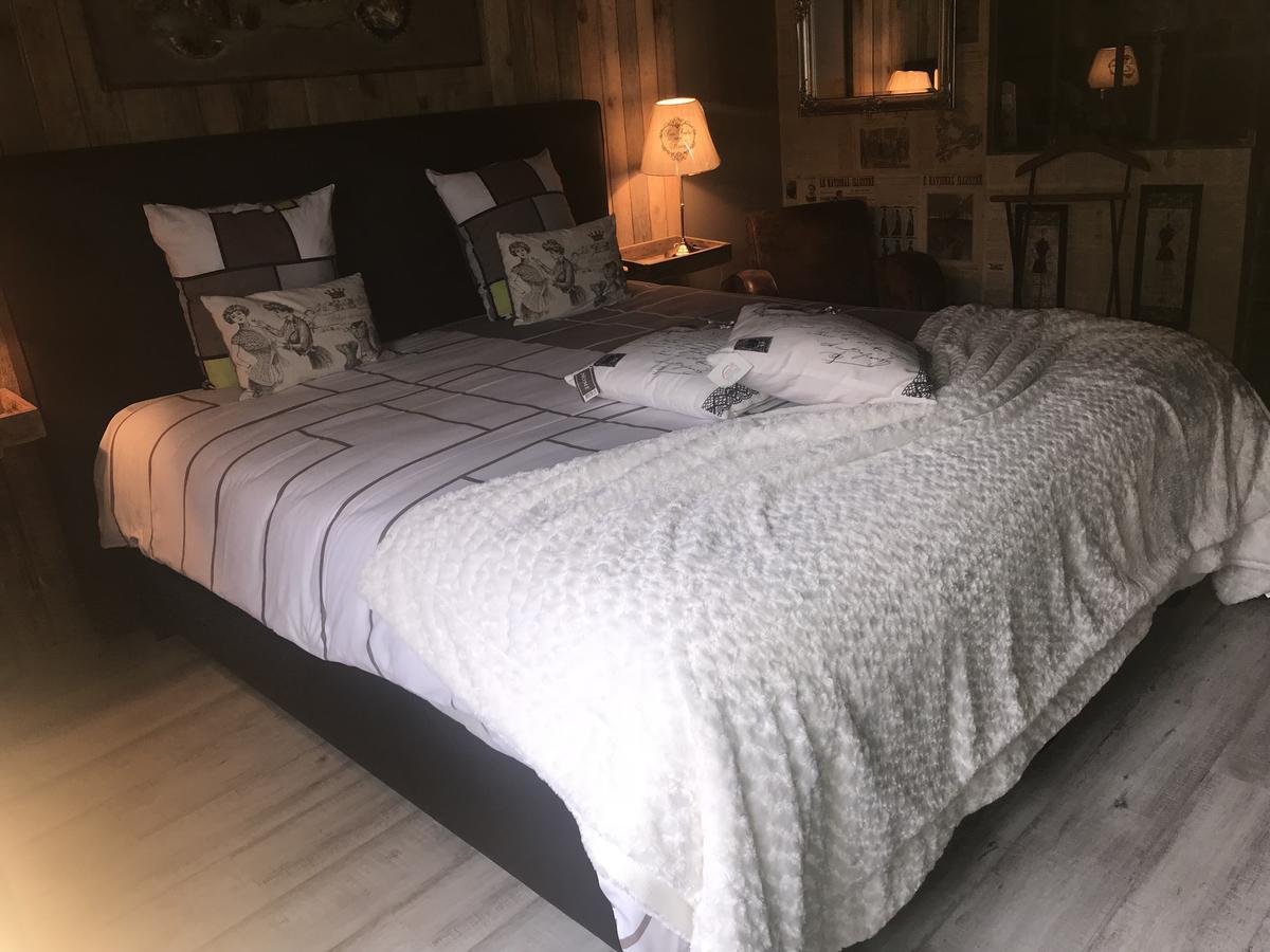 Le Relais De Chassepierre Hotell Exteriör bild
